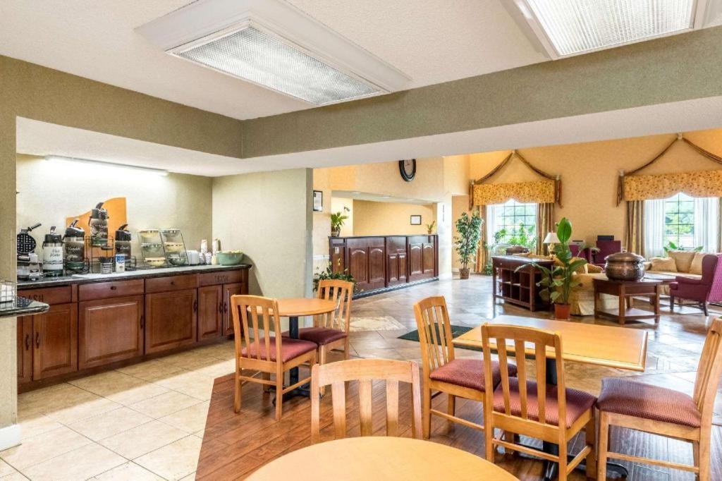 Quality Inn Ripley Екстериор снимка
